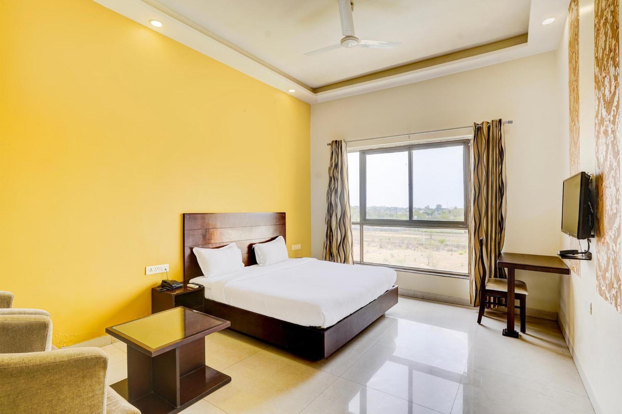 Hotel Amrit Manthan Chittorgarh Zewnętrze zdjęcie